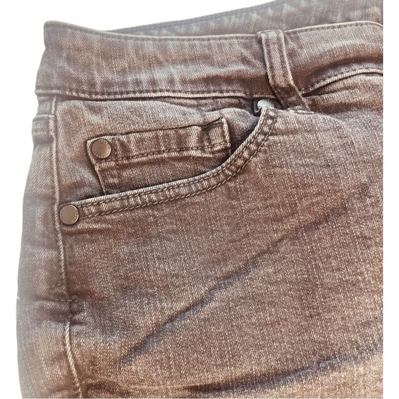 Torrid Women's Black Wash Button Fly Raw Hem Denim Shorts - Picture 3 of 9